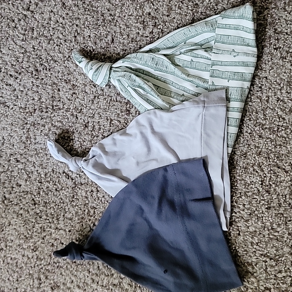 Lot of 3 soft knit hats, size 6-12 months